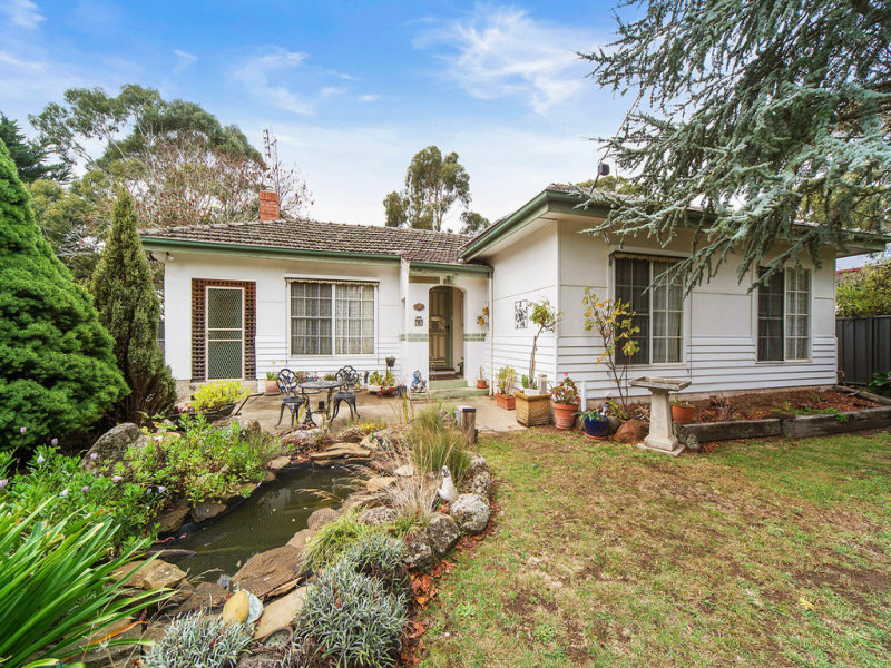 10 Bowen Street, Woodend, VIC 3442