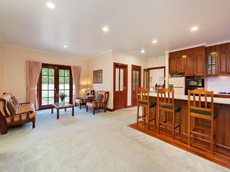 1 3 Golf Links Drive, Yarrambat, Vic 3091 Property Details