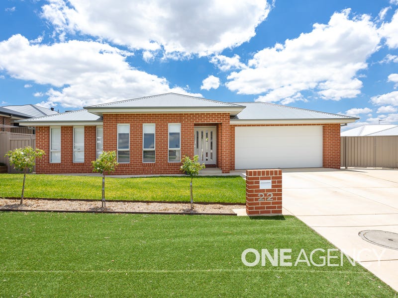 22 WATSON BOULEVARD, Lloyd, NSW 2650 Property Details