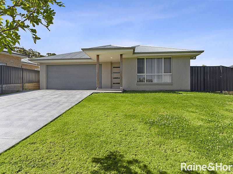 3 Eyre Cres, Burrill Lake, NSW 2539