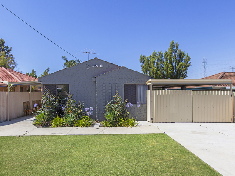 8 Broadwater Gardens, South Lake, WA 6164