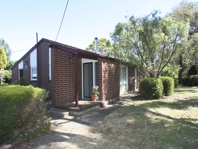 64 Victoria Road Mount Barker SA 5251 realestate .au