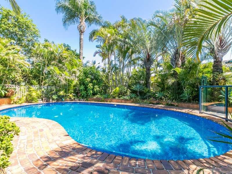 7 Rumrunner Street, Mermaid Waters, QLD 4218 - realestate.com.au