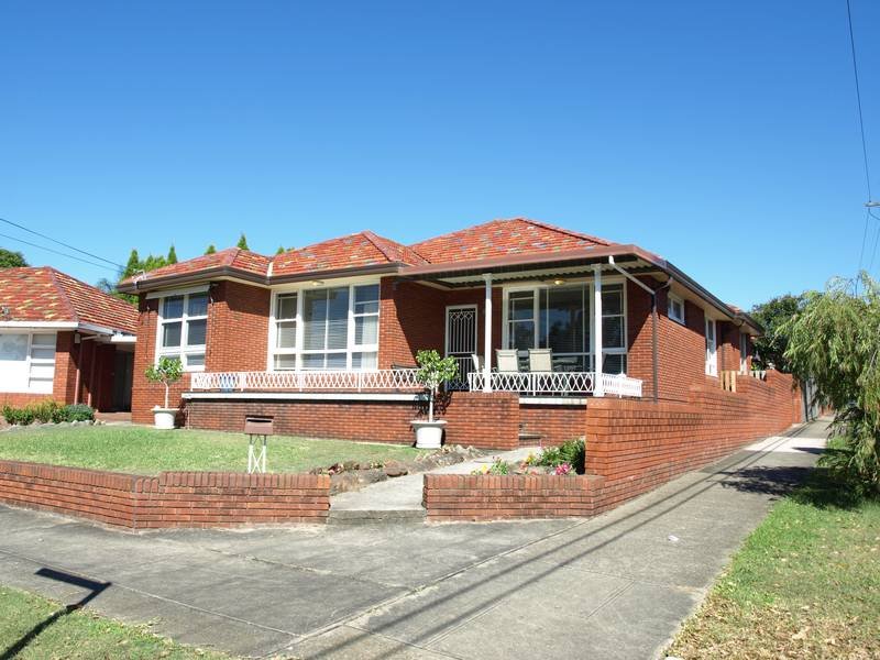 8 Cairns Avenue, Rodd Point, NSW 2046 - realestate.com.au