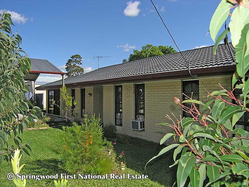 8 Walbrook Avenue, Springwood, Qld 4127 Property Details