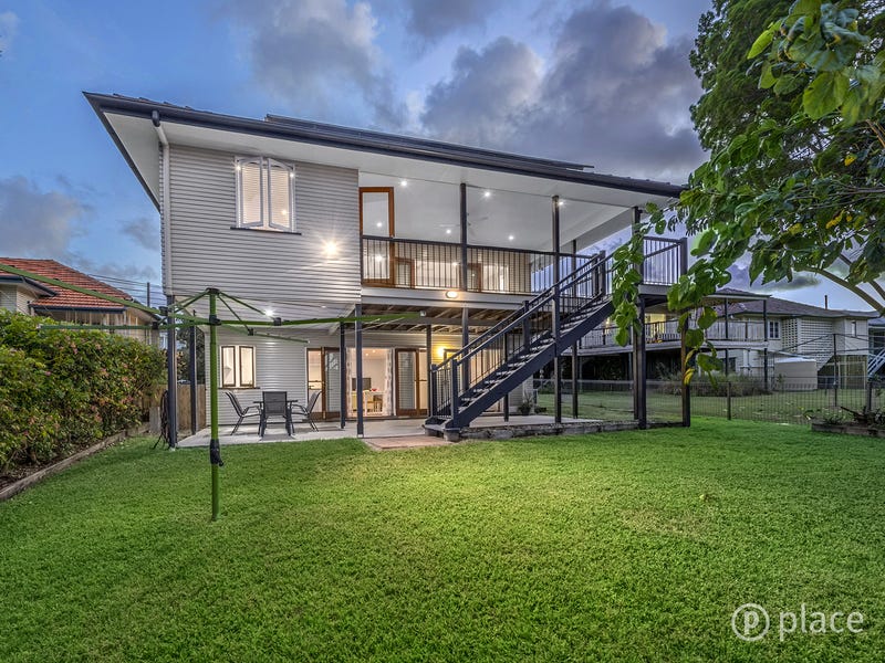 30 Lloyd Street, Camp Hill, QLD 4152