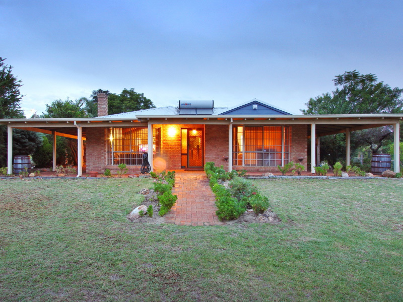 2065 Albany Highway, Maddington, WA 6109 Property Details