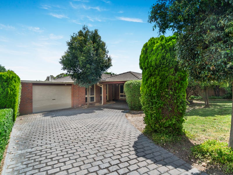 90 Wallace Road, Wantirna South, VIC 3152