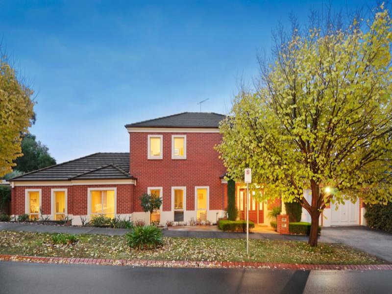 15 Hutchinson Drive, Kew, VIC 3101
