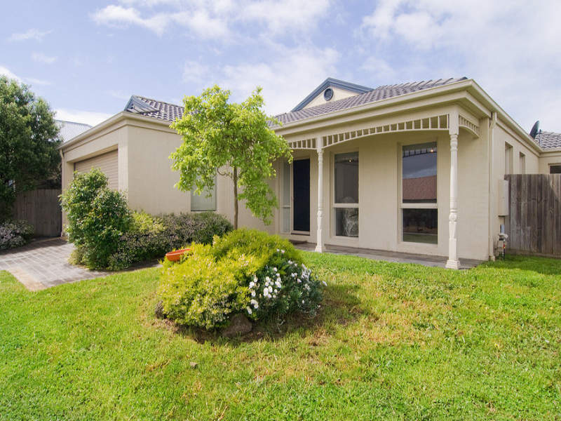 10 Rowena Place, Mount Martha, VIC 3934