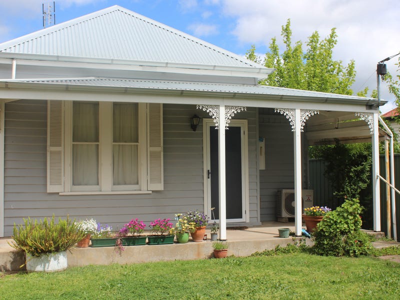 24 Barkly Street, Benalla, Vic 3672 House for Sale