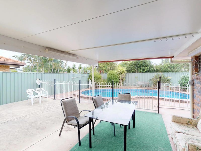 9 Holbrook Way, Elanora, QLD 4221