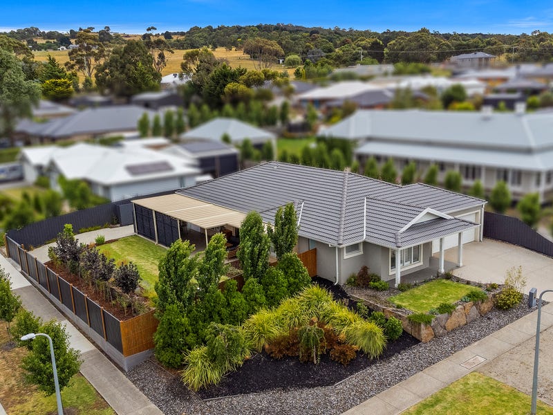 33 Morand Street, Gisborne, Vic 3437 House for Sale