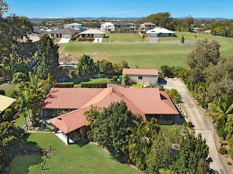 12 Kalmia Drive, Redland Bay, QLD 4165