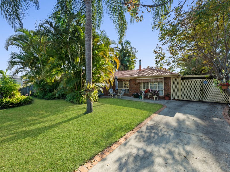 17 Gretel Drive, Beachmere, Qld 4510