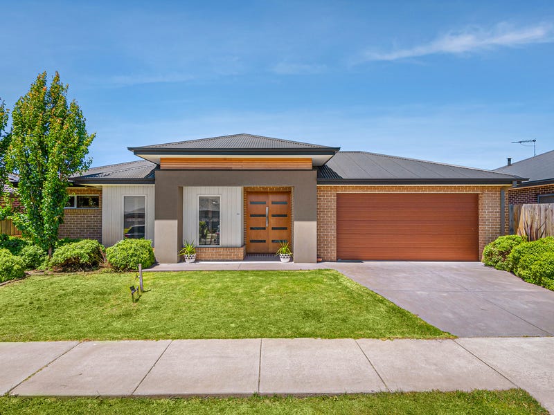 32 Rothschild Road, Gisborne, Vic 3437 Property Details