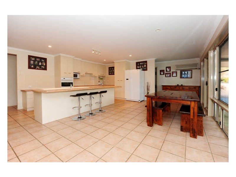 290 Haddock Drive, Kirkwood, Qld 4680 Property Details