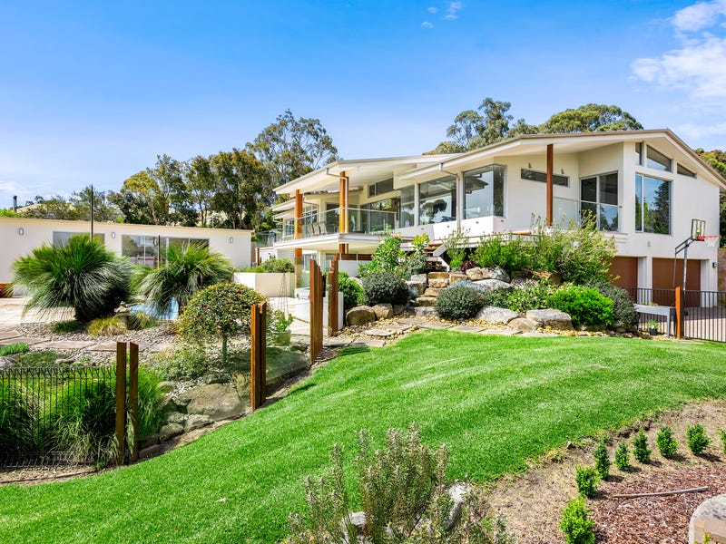 6 Peak Drive, Harkaway, Vic 3806 Property Details