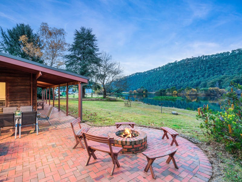 83 Great Alpine Road, Harrietville, VIC 3741