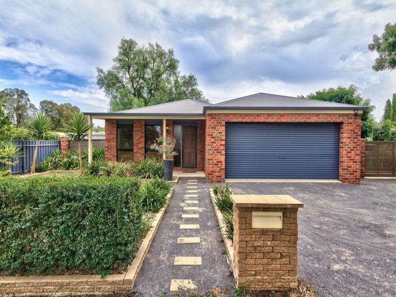 75 Hammer Street, Howlong, NSW 2643
