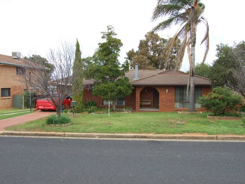 91 Victoria Street, Parkes, NSW 2870 Property Details