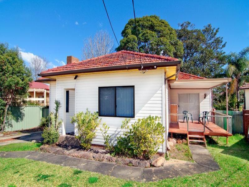 28 Harcourt Avenue, East Hills, NSW 2213