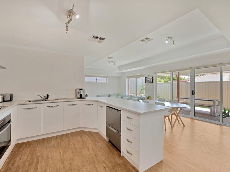 1/27 Stroud Street, Beachlands, WA 6530 Property Details