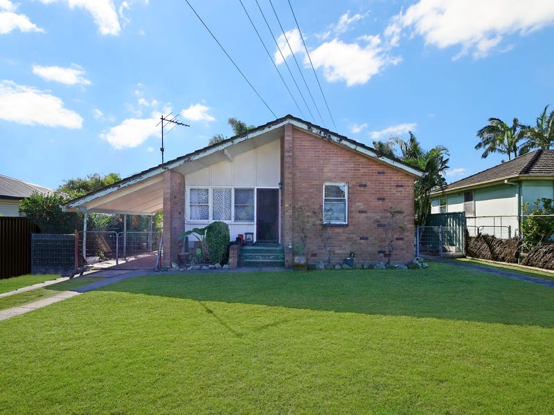 30 Miri Crescent, Holsworthy, NSW 2173 Property Details