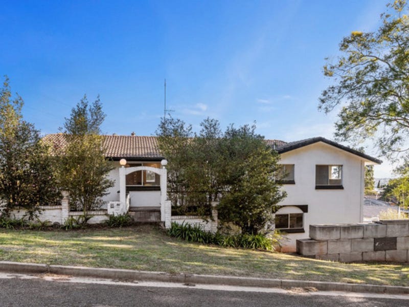 21 Benjamin Street, Mount Lofty, QLD 4350