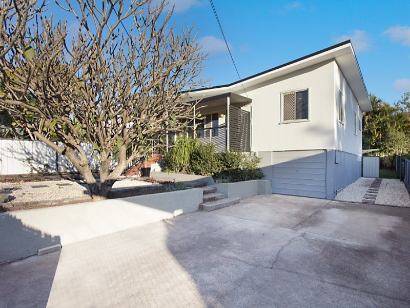 16 Schneider Avenue, Labrador, Qld 4215 Property Details