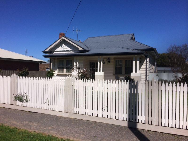 38 Goomalibee Street, Benalla, Vic 3672 Property Details