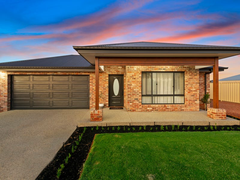 82 Bruton Street, Tocumwal, NSW 2714 House for Sale