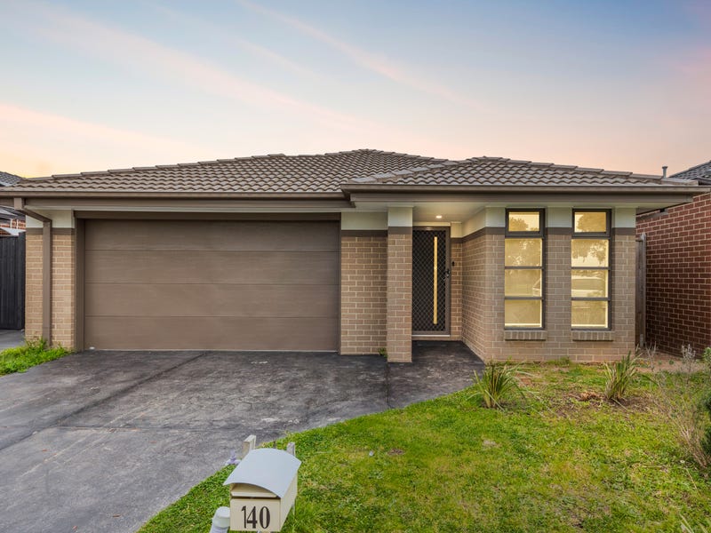 140 Henry Road, Pakenham, Vic 3810 Property Details