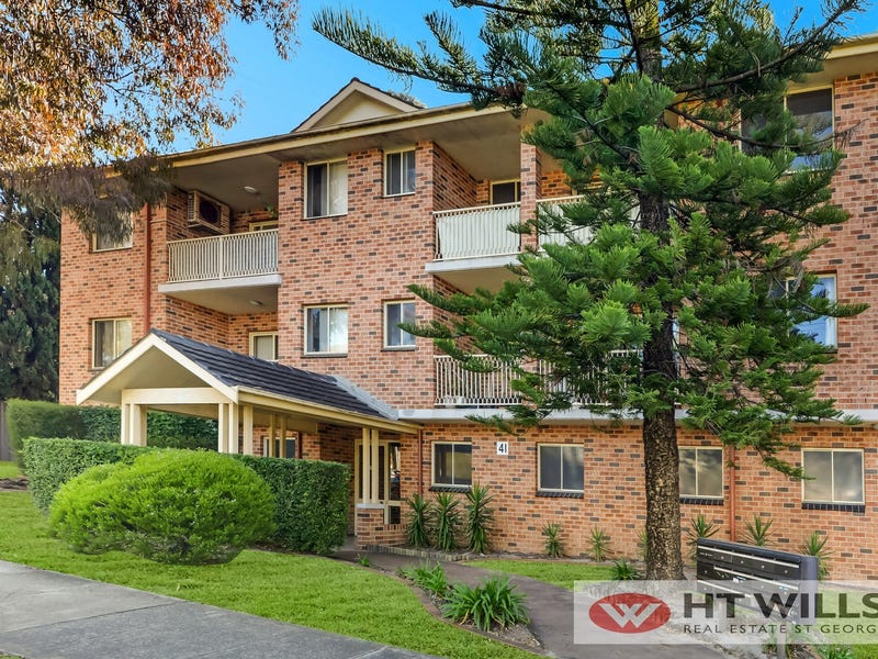 5/41 Hampton Court Road, Carlton, NSW 2218 Property Details