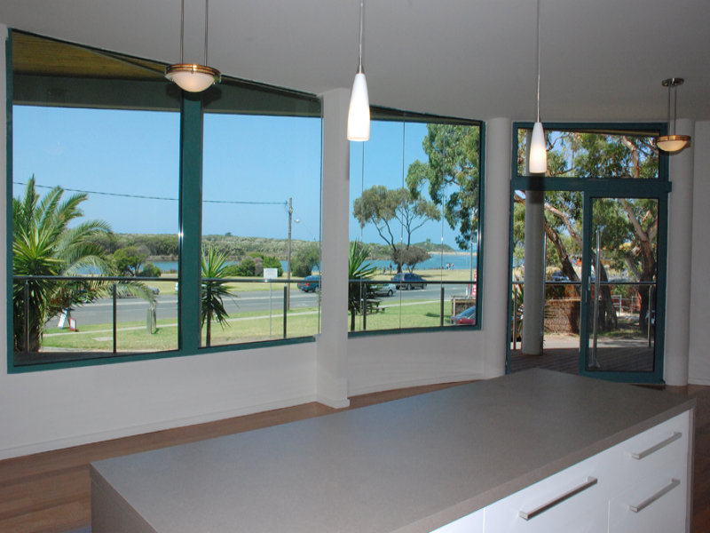 2/105 Great Ocean Road, Anglesea, Vic 3230 Property Details