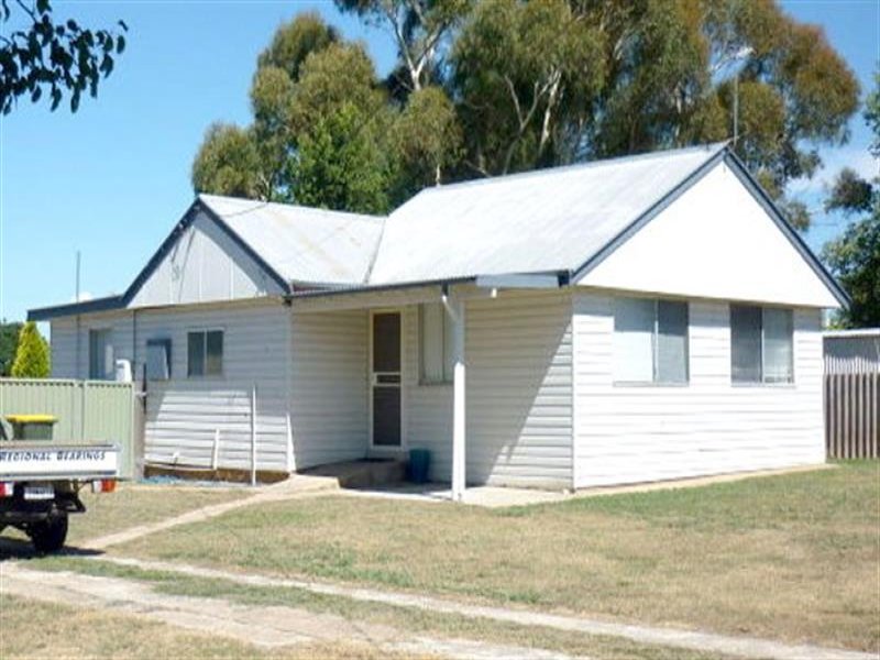 12 Gilchrist Street, Blayney, NSW 2799