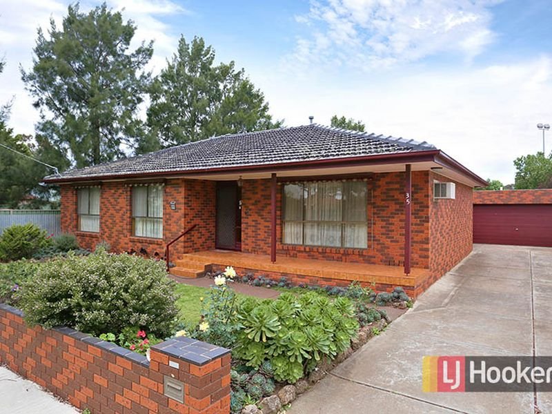 35 Stawell Street, Werribee, Vic 3030 Property Details