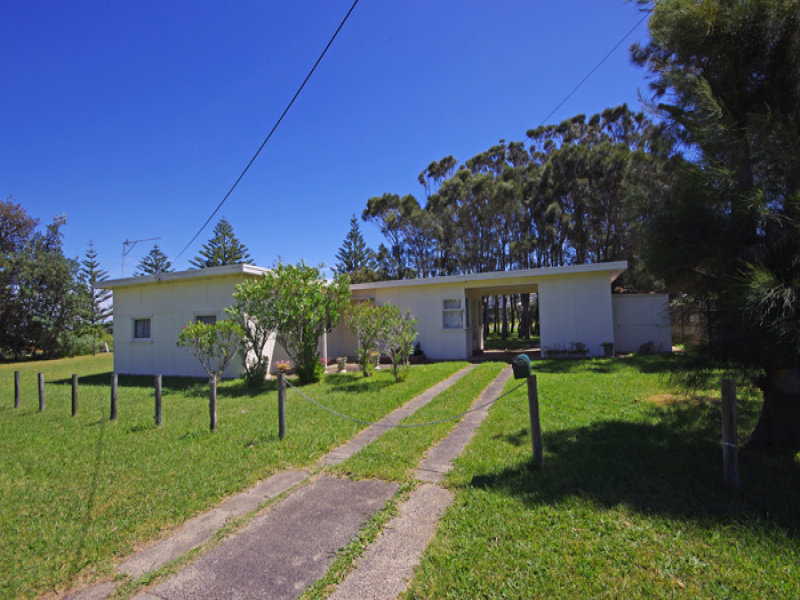 67 Eastbourne Avenue Culburra Beach NSW 2540 realestate .au