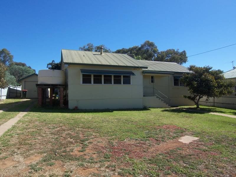 16 Railway Parade, Cumnock, NSW 2867