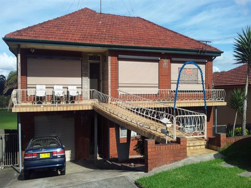 18 Mirrabooka Road, Lake Heights, NSW 2502