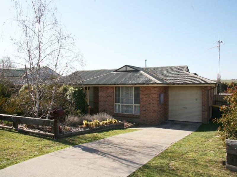 4 Ewin Street, Blayney, NSW 2799 Property Details