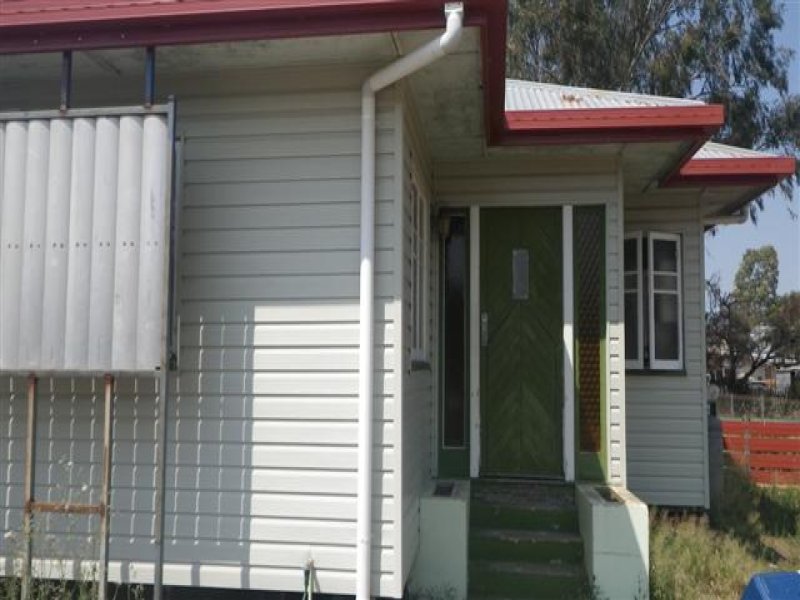 4 Arthur Street, Roma, Qld 4455 Property Details
