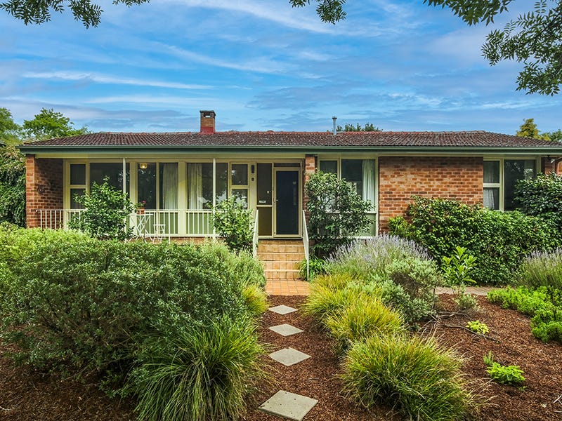 8 Dyson Street, Lyneham, ACT 2602 Property Details