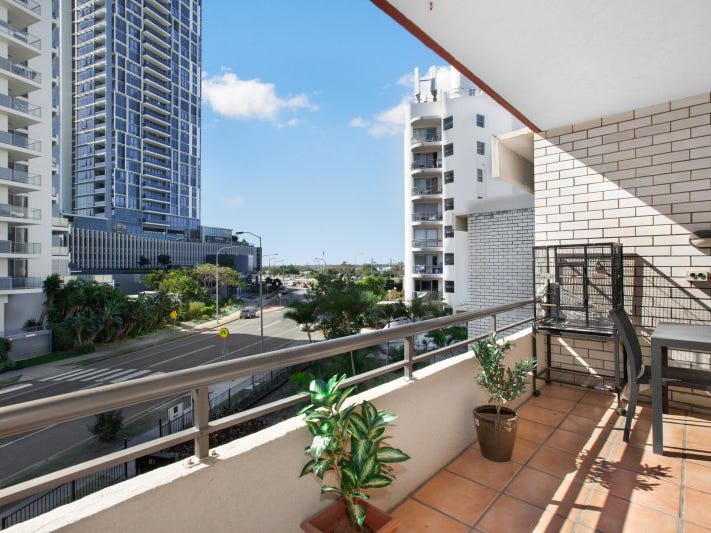 12/81 Brighton Parade, Southport, Qld 4215 Property Details