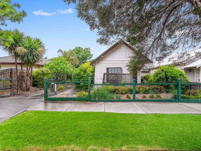 8 Maddox Road, Newport, VIC 3015