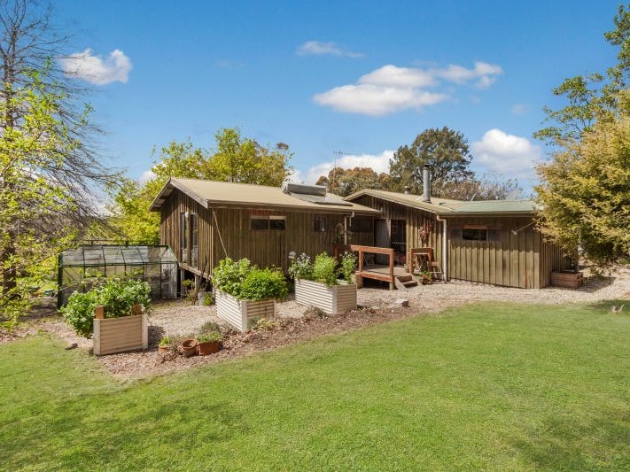 150 Bluetop Road, Highlands, Vic 3660 Property Details