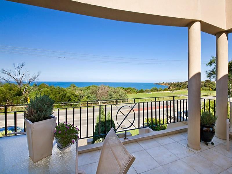 1/42 Beach Road, Mentone, VIC 3194