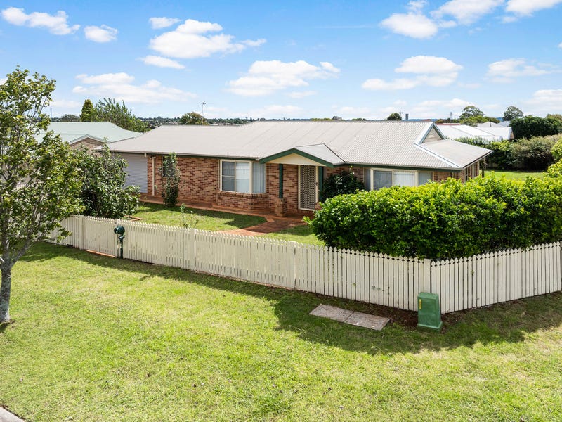 15 Gouldson Drive, Kearneys Spring, QLD 4350