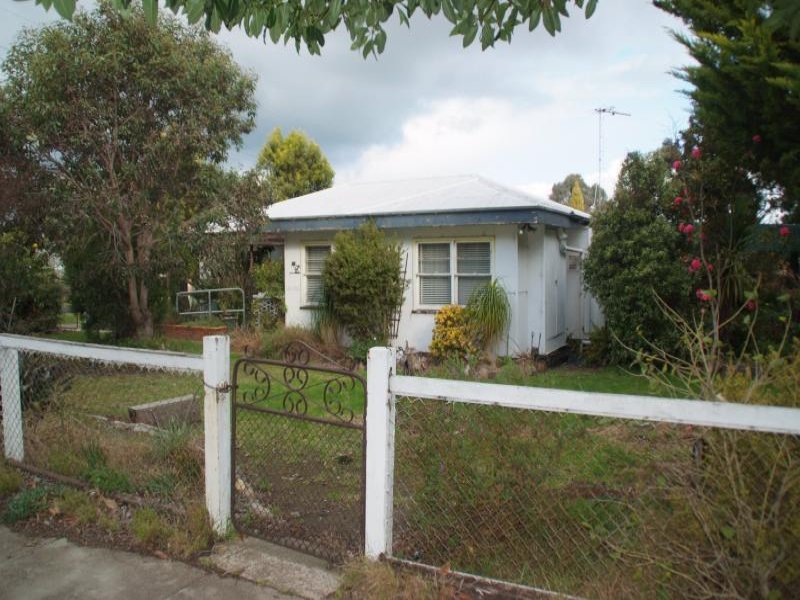 16 Mills Street, Heyfield, VIC 3858