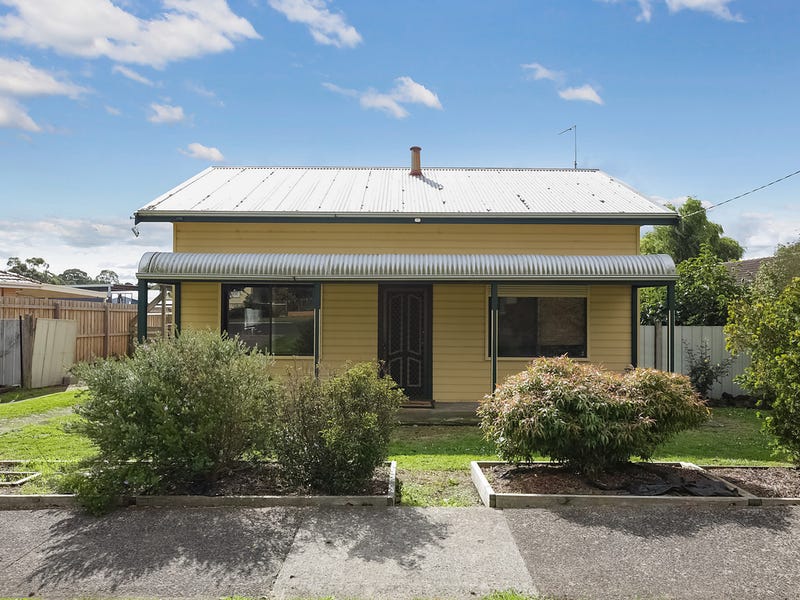 70 Parrott Street, Cobden, Vic 3266 Property Details